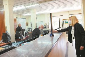 Η κούρσα του Αυγούστουγια τους τρεις υποψηφίους