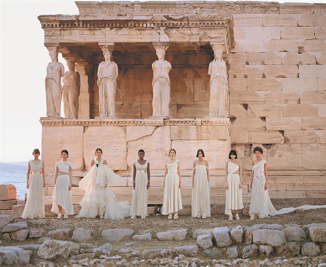 Οι νέες φωτογραφίες μιας παλιάς φωτογράφισης