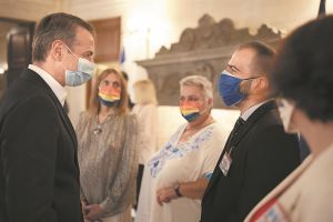 Πρόταση για τον πολιτικό γάμο ομόφυλων ζευγαριών