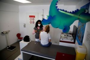 Παπαευαγγέλου: Θα εισηγηθούμε τον εμβολιασμό των παιδιών 15 – 17 ετών