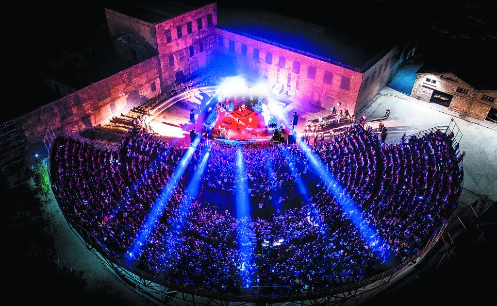 Παραστάσεις, συναυλίες και μια εικαστική «ανασκαφή»