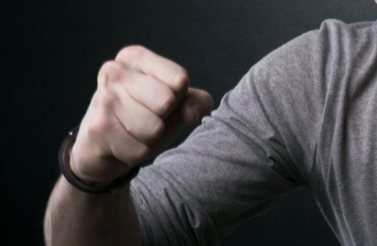 76χρονος τα έβαλε με κλέφτη και τον ανάγκασε να φύγει με άδεια χέρια