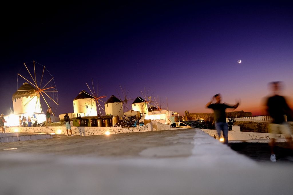 SOS από Τζανάκη για τη Μύκονο: Στους 100 ανθρώπους τα 4 είναι κρούσματα