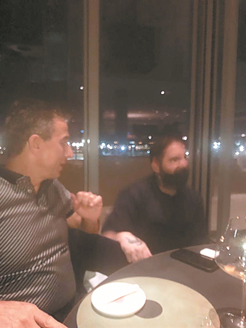 Μπήκαμε και φωτογραφίσαμε ειδικά το Delta Restaurant