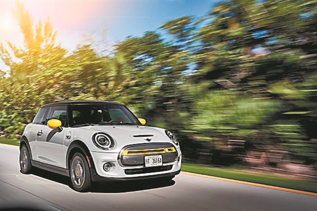 Mini, ανεβάζουν ταχύτητα τα ηλεκτρικά της