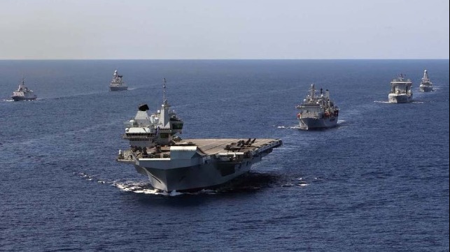 «Επεισόδιο» μεταξύ ρωσικών υποβρυχίων και βρετανικού αεροπλανοφόρου