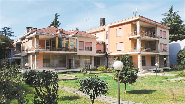 Ξορκίζουν με ένα μουσείο το φάντασμα του Χότζα