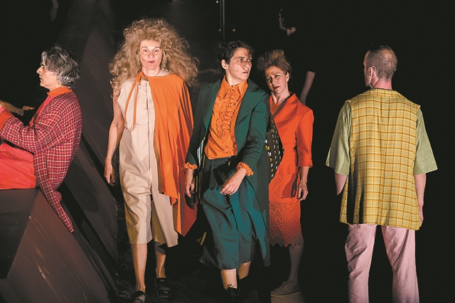 Συγκρατημένη κωμωδία