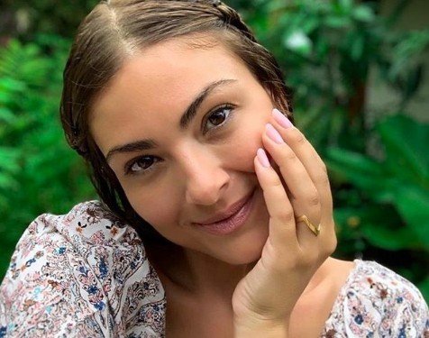 Δέσποινα Καμπούρη – «Τρέμω στην ιδέα ότι οι κόρες μου μπορεί να πέσουν στα χέρια ενός μισογύνη»