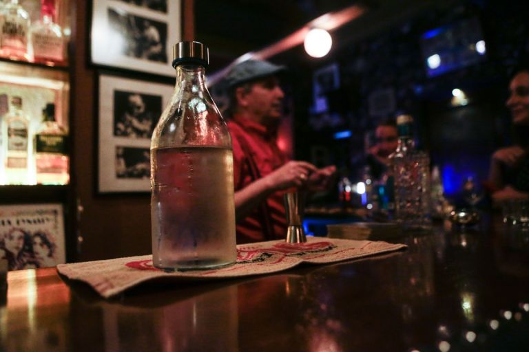 Μόνο εμβολιασμένοι στους εσωτερικούς