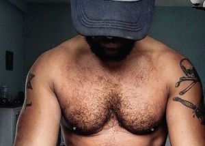 Απίστευτη δήλωση: «Γονάτισα μπροστά σε ρακένδυτο και του ζήτησα φαγητό»