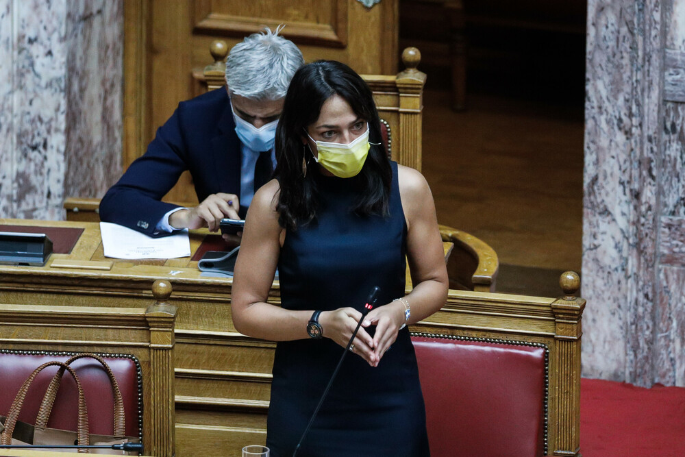 Αναδίπλωση Μιχαηλίδου για τα περί απόλυσης των ανεμβολίαστων- «Λάθος διατύπωση»