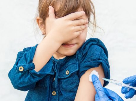 Παπαευαγγέλου: Απαραίτητος ο εμβολιασμός των παιδιών – Πόσες δόσεις θα χρειαστούν