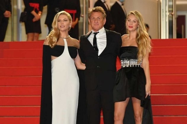 Ο Σον Πεν στο κόκκινο χαλί των Καννών με την 30χρονη κόρη του