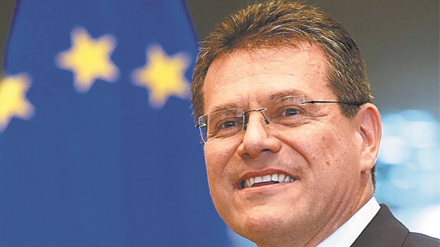 «Ευρωπαϊκή δράση και για την επιδημία παραπληροφόρησης»