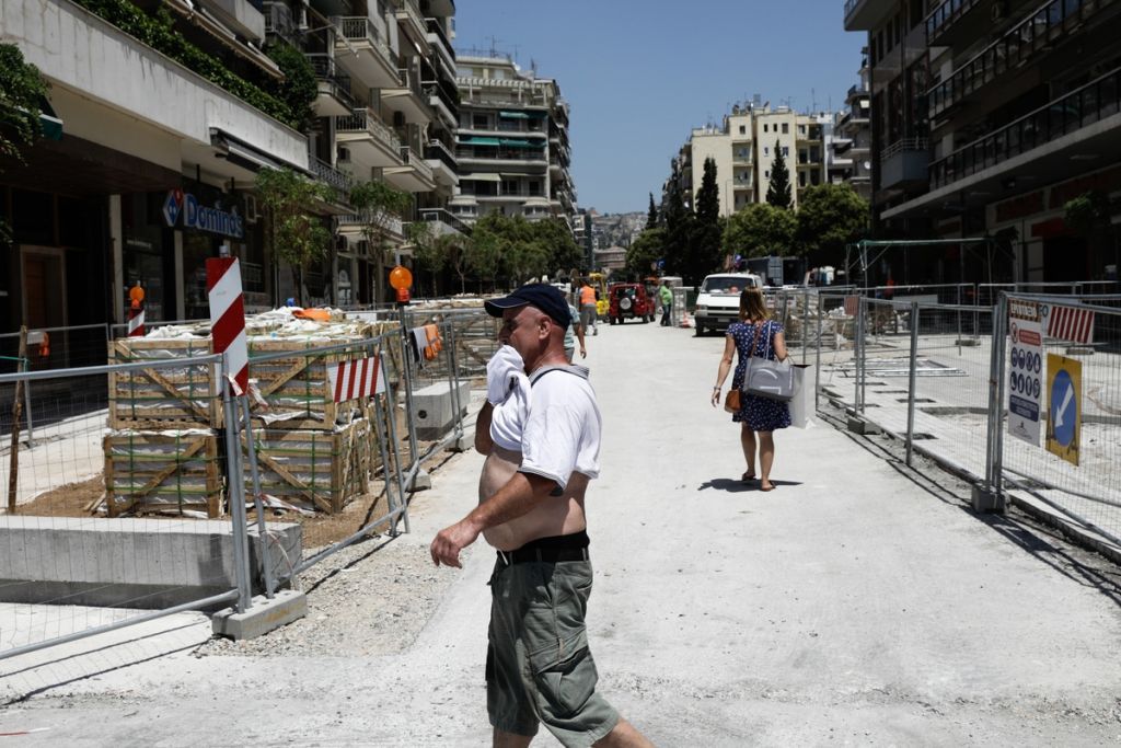 Τι ισχύει για τη διακοπή εργασιών σε δημόσιο και ιδιωτικό τομέα