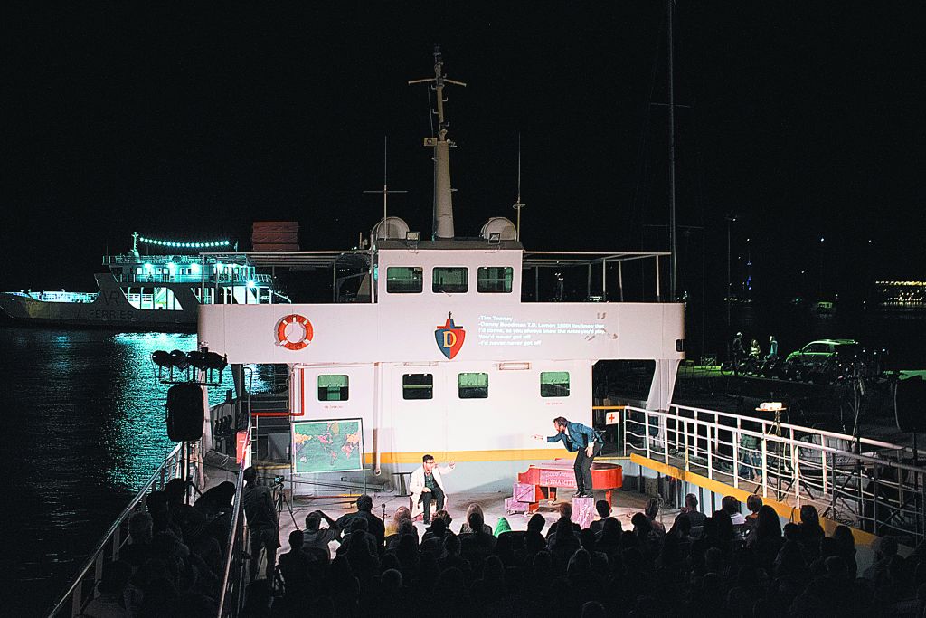 «Θέατρο υπάρχει όπου υπάρχουν θεατές»