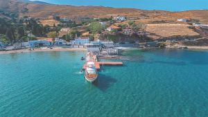 Η Ανδρος, ο Ναυτικός Ομιλος και η Ντέμι Μουρ…