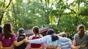 Εστίες διασποράς του ιού οι παιδικές κατασκηνώσεις