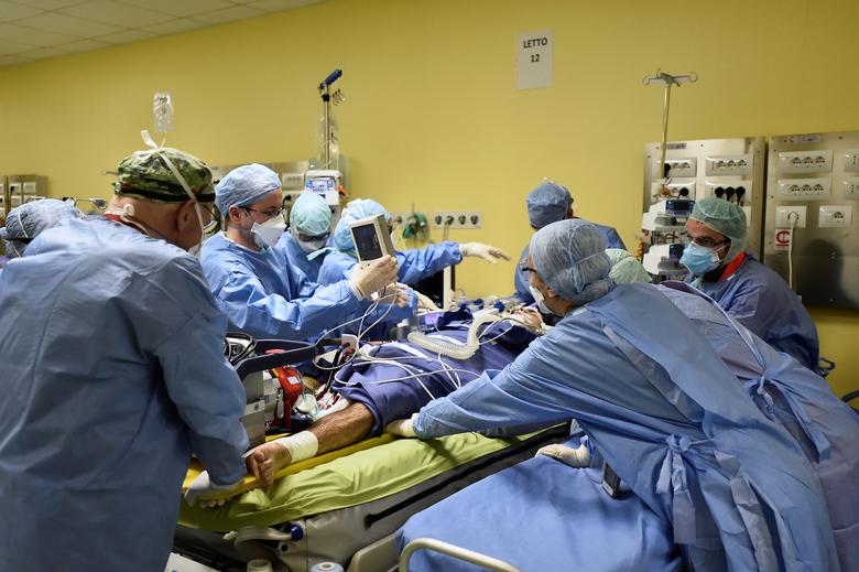 Κοροναϊός: Δεκάδες θάνατοι στην Ινδονησία λόγω έλλειψης οξυγόνου στα νοσοκομεία