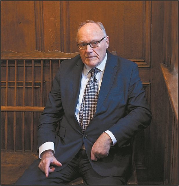 Ουίλιαμ Σεντ Κλερ (1937-2021), ο ιστορικός που αποκάλυψε τη βεβλήλωση των Γλυπτών