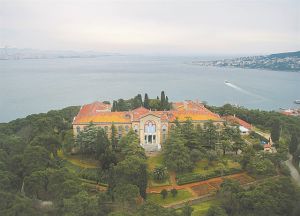 Ισορροπίες και φόβοι μετά την κρίση στα Βαρώσια