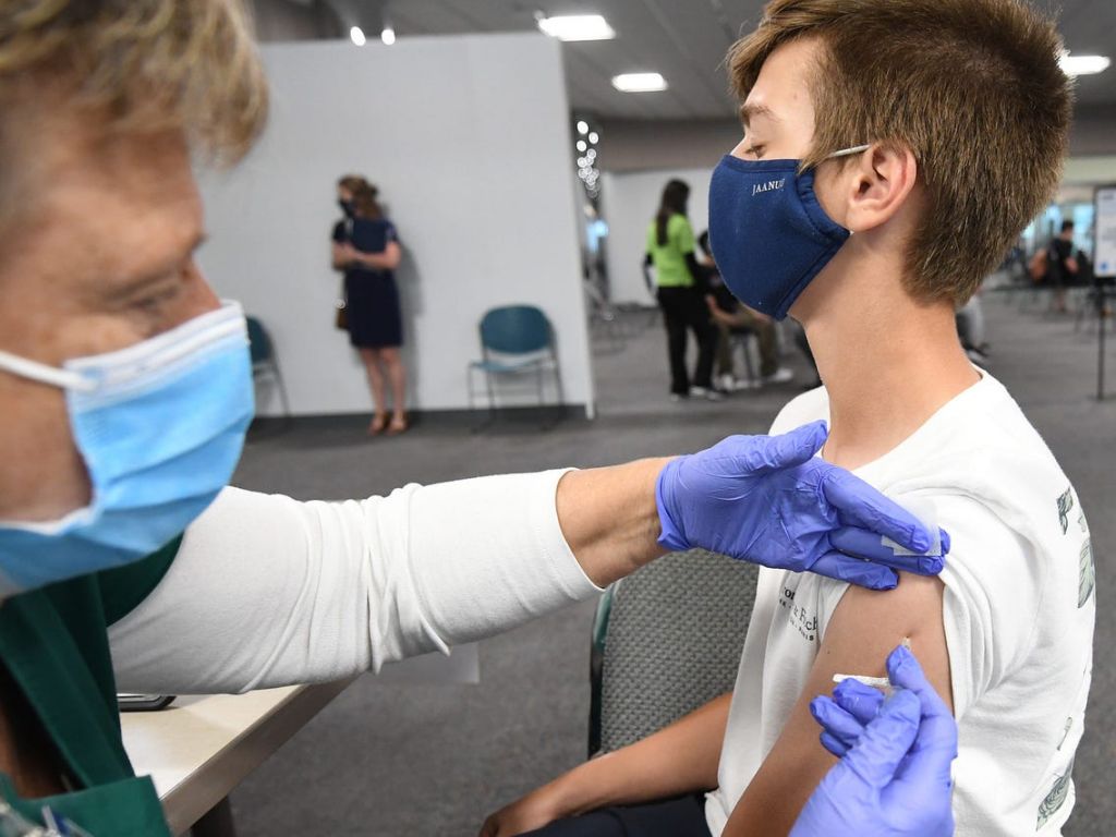 Εθελοντικός εμβολιασμός εφήβων 15 με 17 ετών