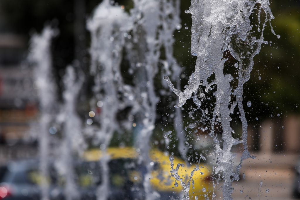 Καιρός: Λιακάδα την Τετάρτη με το θερμόμετρο στους 39 βαθμούς Κελσίου