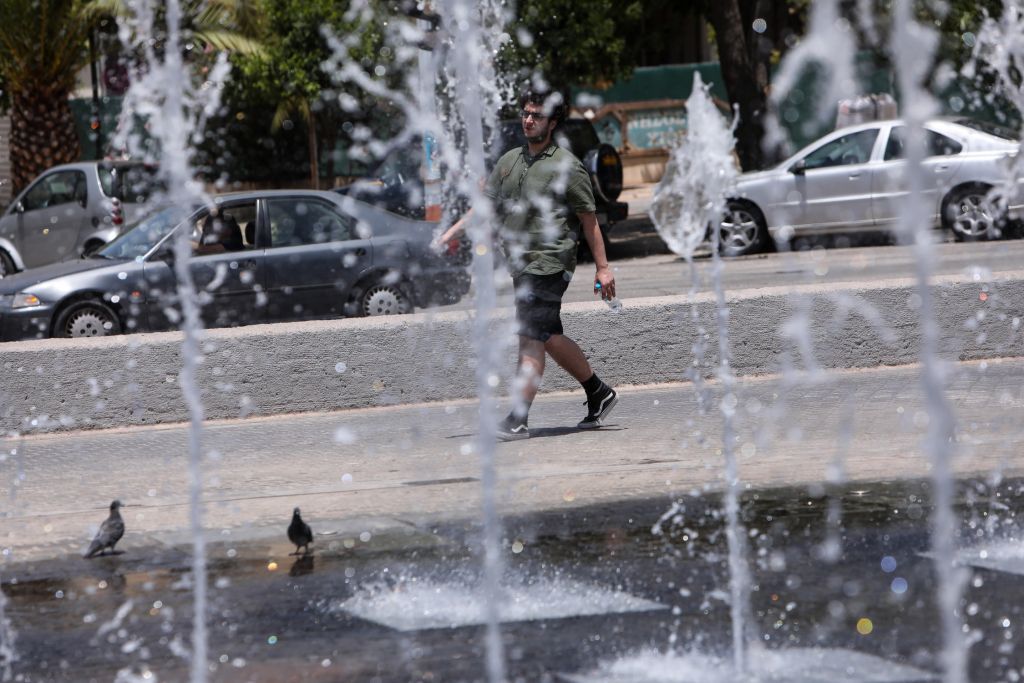 Καιρός: Ζέστη και λιακάδα την Παρασκευή – Έως τους 37 ο υδράργυρος