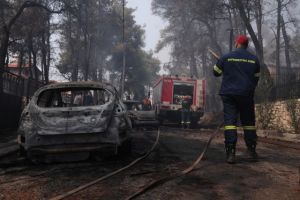 Χαρδαλιάς για φωτιά: Παραμένουν πολλές διάσπαρτες εστίες