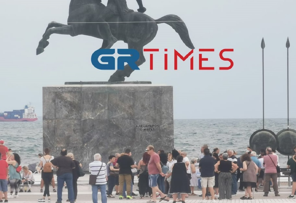 Θεσσαλονίκη: Συγκέντρωση διαμαρτυρίας από αρνητές των εμβολίων