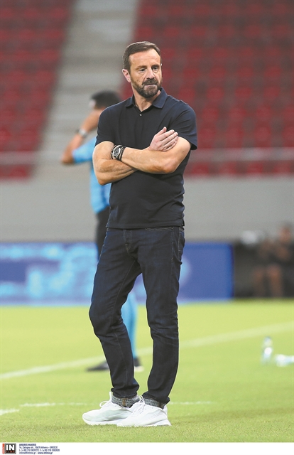 Πρώτη φορά με ευρωπαϊκό κοστούμι