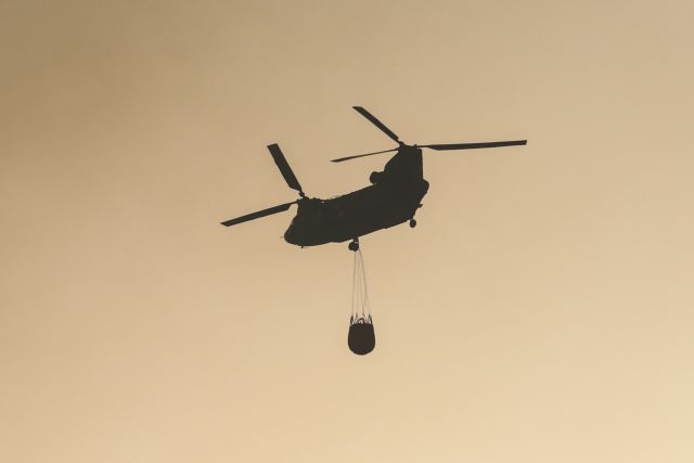 Μεγάλες φωτιές σε Ρόδο και Αιτωλοακαρνανία – Εκκενώθηκαν οικισμοί