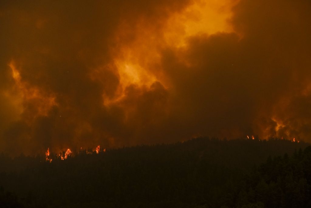 Φωτιά – Νέος συναγερμός στην Εύβοια – Εκκενώνεται το χωριό Ασμήνιο