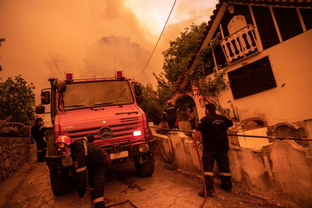 Φωτιές στην Εύβοια – Μαρτυρία κύπριου εθελοντή πυροσβέστη – «Ποτέ ξανά δεν νιώσαμε τόση δυσφορία»