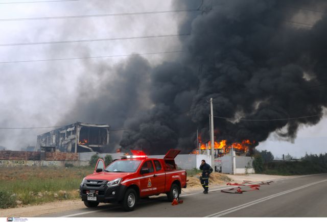 Εφιάλτης δίχως τέλος – Σε πύρινο κλοιό η χώρα – Νύχτα αγωνίας σε Αττική, Εύβοια, Πελοπόννησο