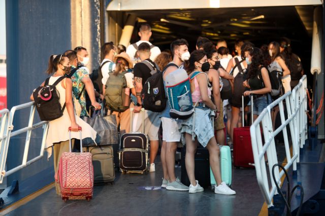 Πλακιωτάκης για ελέγχους στα λιμάνια – «Μπλόκο» σε 22.000 εκδρομείς από τον Ιούνιο