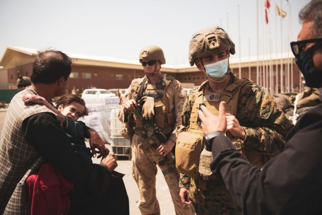 Αφγανιστάν – Συναγερμός στο αεροδρόμιο της Καμπούλ – Πυροβολισμοί με νεκρό
