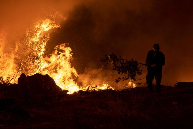 Φωτιά στην Εύβοια – Το μέγεθος της καταστροφής μέσα από 15 συγκλονιστικά καρέ