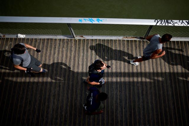 Γαλλία – Εκστρατεία για 3η δόση εμβολίου σε ηλικιωμένους κι ευάλωτους σχεδιάζει ο Μακρόν