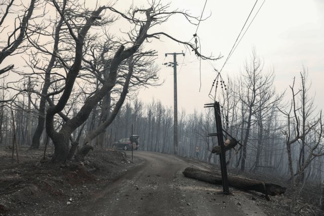 Φωτιά στην Αττική – Νέα μεγάλη αναζωπύρωση στο Κρυονέρι