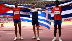 Μίλτος Τεντόγλου – Πώς μετέφεραν οι δημοσιογράφοι της ΕΡΤ τη νίκη του στους Ολυμπιακούς