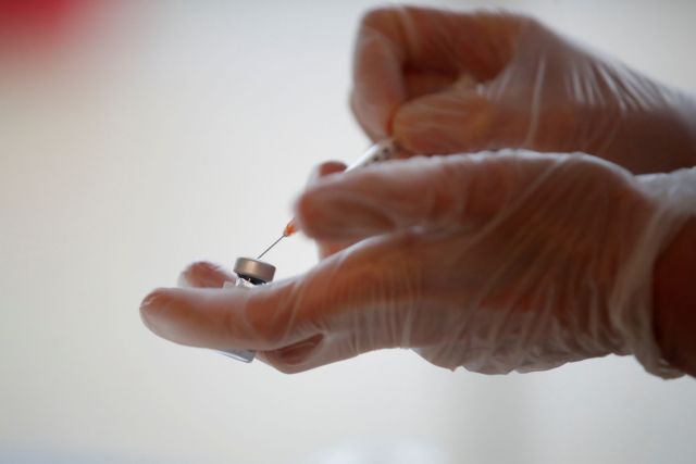 Κικίλιας – Μόνο τοπικά μέτρα από εδώ και πέρα – Εμβολιασμοί ακόμη κι έξω από ιερούς ναούς