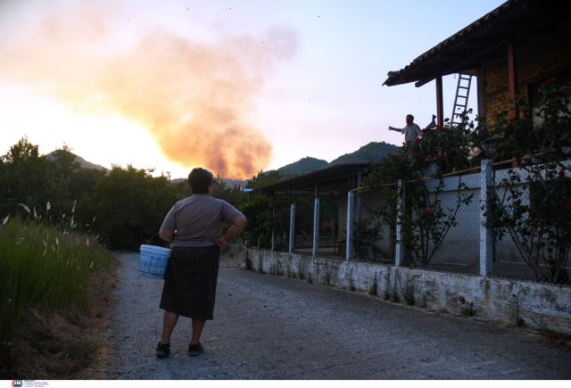 Αρχαία Ολυμπία – Στο κέντρο Υγείας δύο κάτοικοι που συμμετείχαν στην κατάσβεση της φωτιάς
