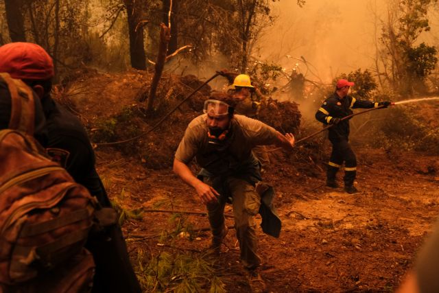 «Έμαθα να σβήνω φωτιές αναγκαστικά» – Αφιέρωμα του BBC στους κατοίκους της Εύβοιας