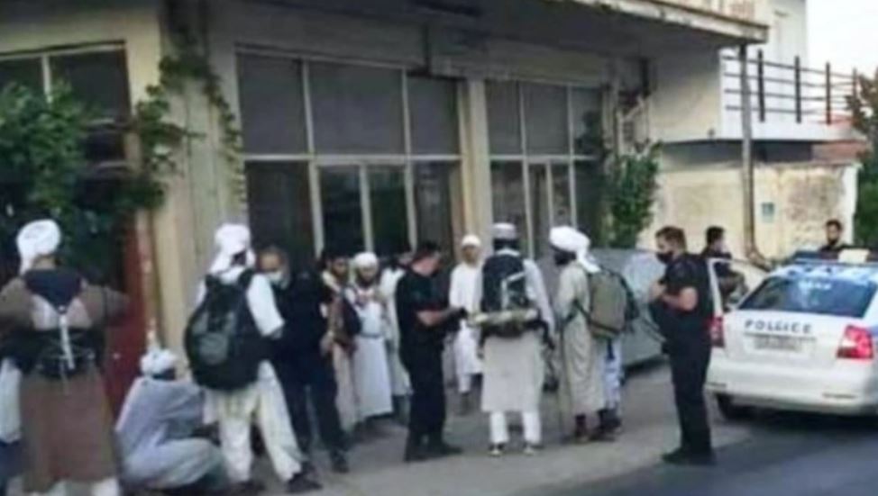 Συνέβη κι αυτό! Στην Καλαμάτα πέρασαν μουσουλμάνους τουρίστες για… Ταλιμπάν