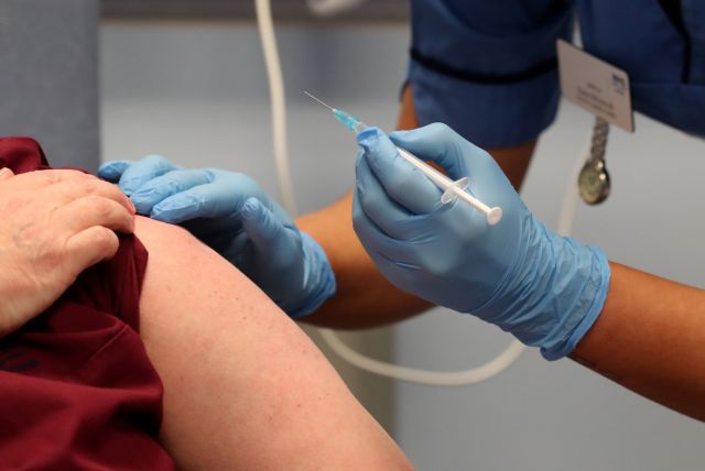 Τι ισχύει για τους εργαζόμενους που δεν μπορούν να εμβολιαστούν λόγω υγείας – Τι είπε η Μιχαηλίδου