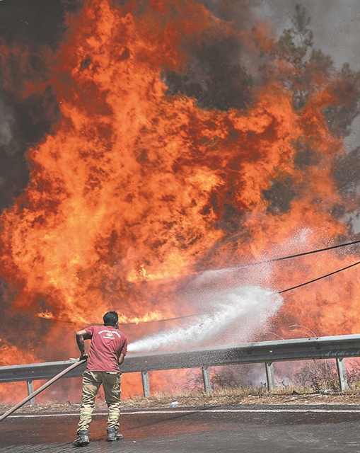 Παραδομένη στις φλόγες η Νοτιοανατολική Ευρώπη