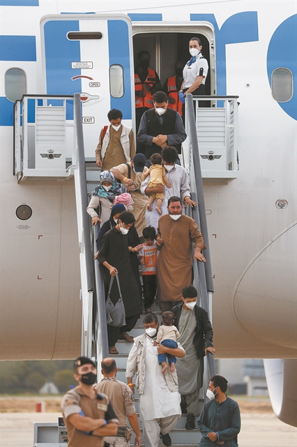 Καμία παράταση στην προθεσμία αποχώρησης