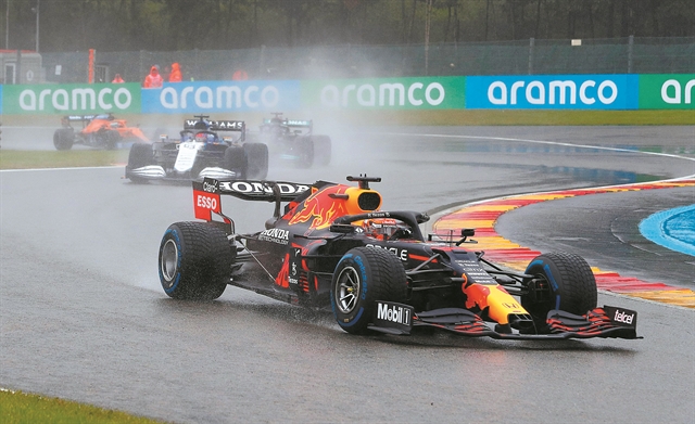 Μετά τη βροχή, καταιγίδα εξελίξεων